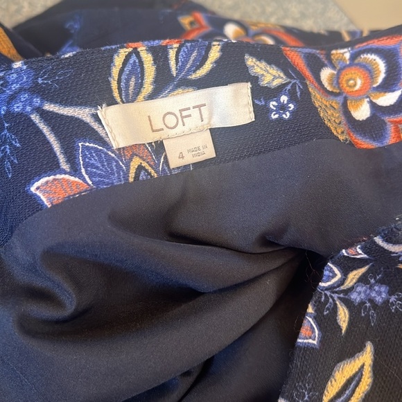 Loft Skirt Womens Size 4 Navy Blue Floral Print Tapestry A-Line Stretch Lined - Picture 2 of 9